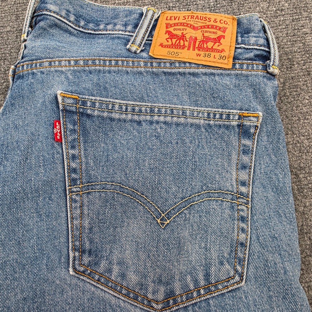 Levi Strauss & Co. 505 Jeans Mens 38 30 Regular‎ Fit Light Wash Distressed Denim